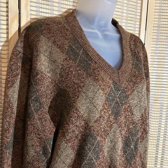 Vintage 1970s? Shades of Brown Faded Plaid Sweater Preppy Collegiate No Tags - Picture 2 of 16